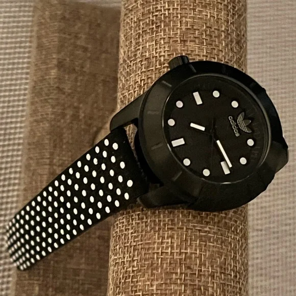 ADIDAS ORIGINAL NWOT AUTHENTIC BLACK & WHITE POLKA DOTS  display picture 3